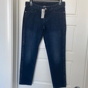 Embellished cache capris